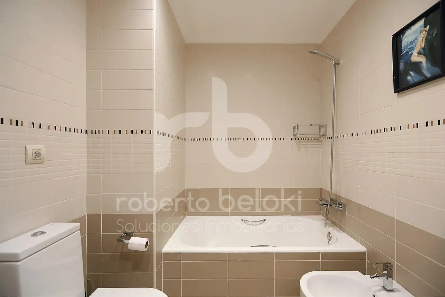 Baño de Piso en venta en Donostia - San Sebastián  con Calefacción, Terraza y Balcón