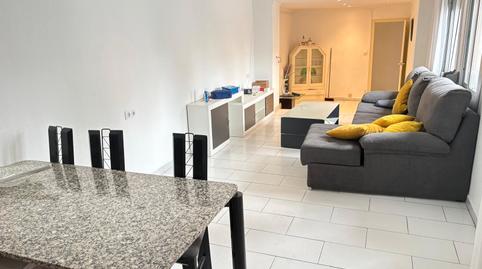 Foto 4 de Piso de alquiler en Avinguda Pau Casals, La Jonquera, Girona