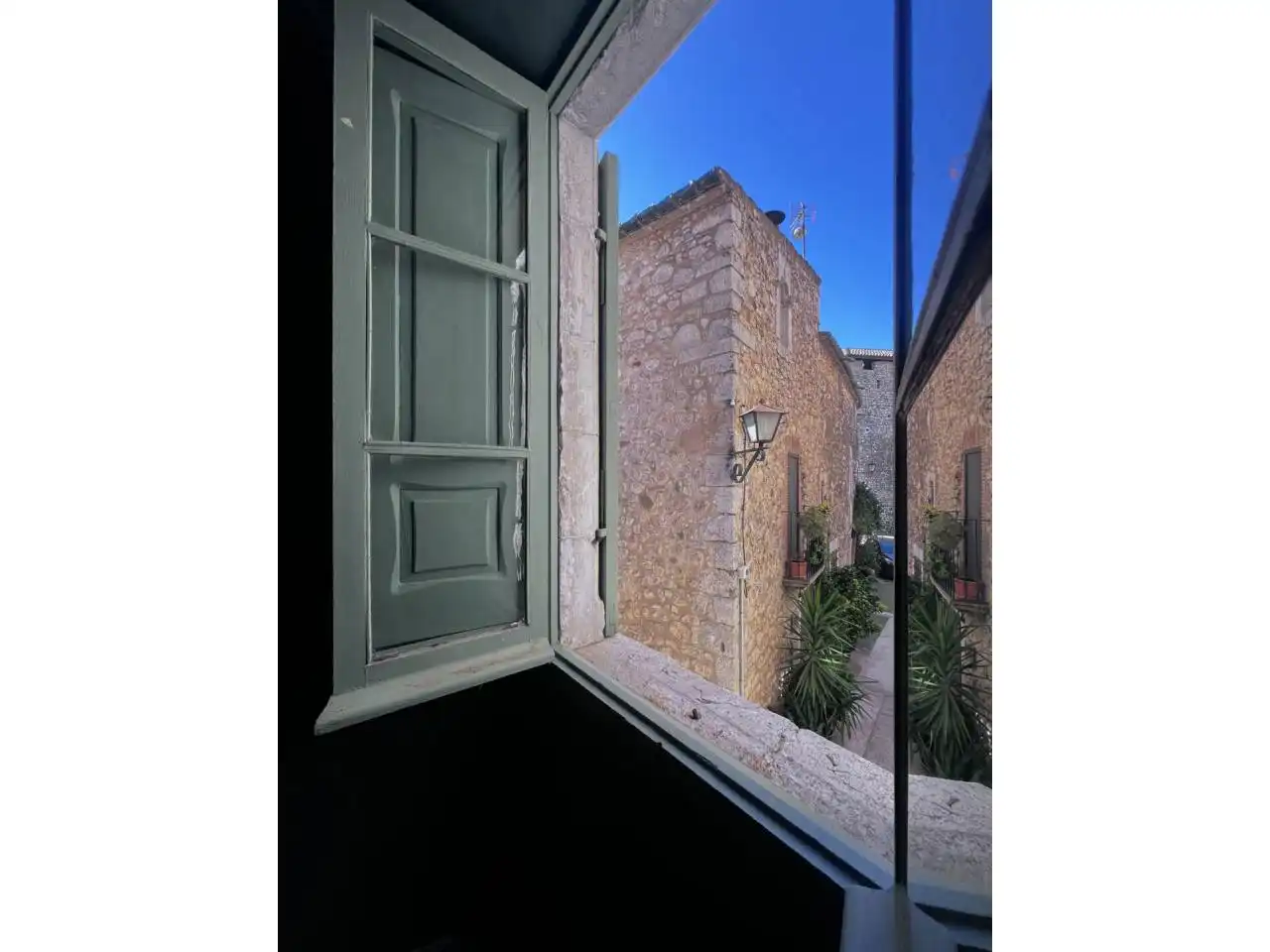 Vista exterior de Casa adosada de alquiler en Avinyonet de Puigventós con Aire acondicionado, Calefacción y Jardín privado