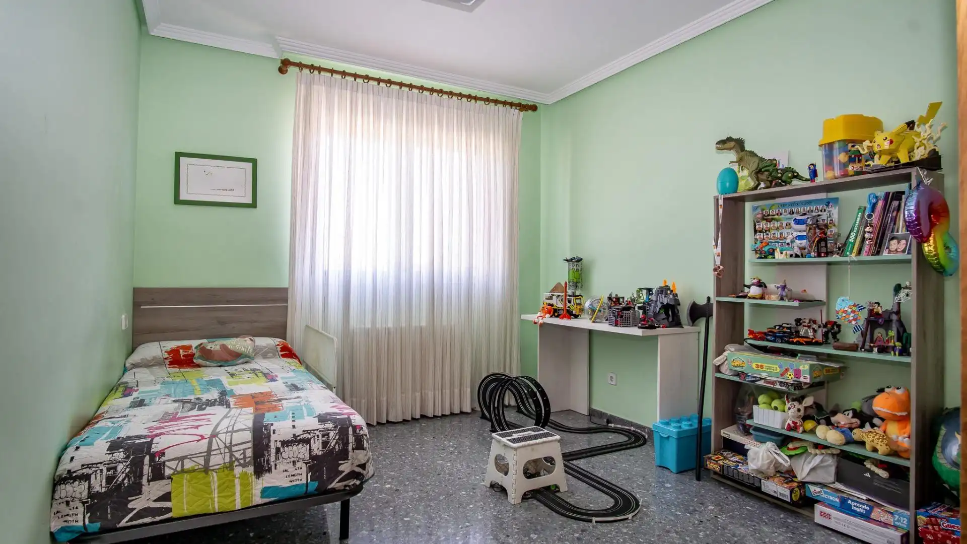 Habitación de Casa adosada en venta en Petrer, Alicante