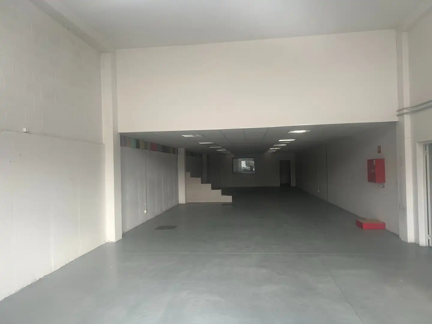 Nau industrial de lloguer en Almeiras