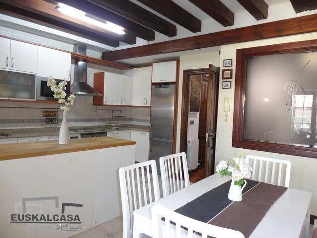 Cuina de Dúplex en venda en Artziniega amb Calefacció i Traster