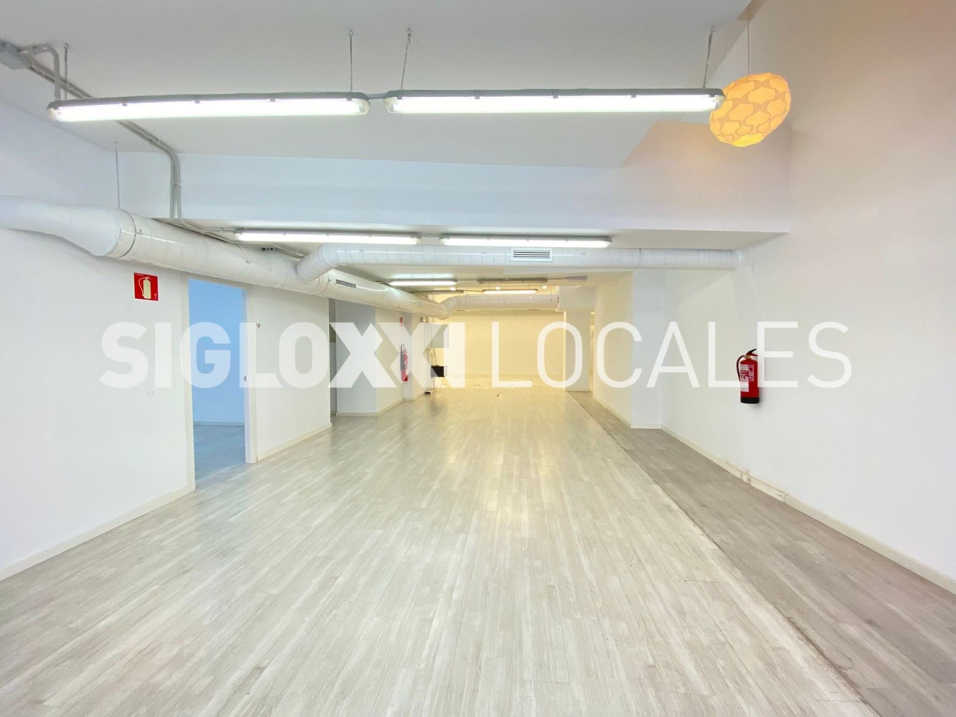 Premises to rent in Santa Coloma de Gramenet  with Air Conditioner