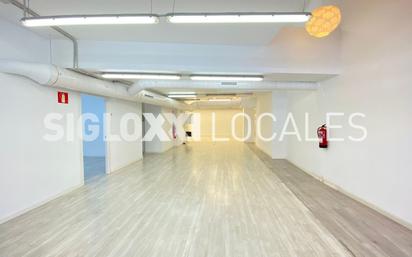 Premises to rent in Santa Coloma de Gramenet  with Air Conditioner