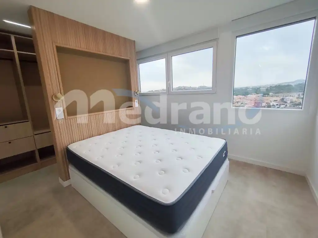 Habitación de Apartamento de alquiler en La Nucia con Aire acondicionado, Calefacción y Jardín privado