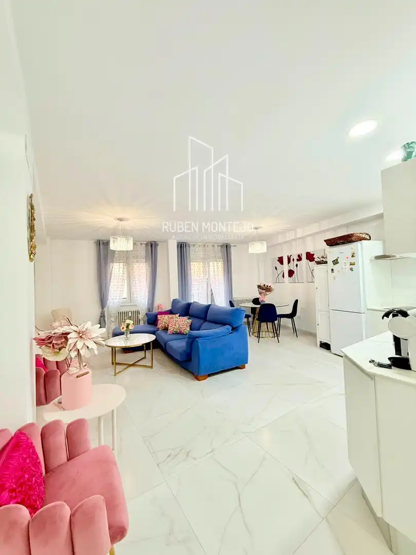 Sala de estar de Piso de alquiler en Salamanca con Calefacción, Terraza y Amueblado