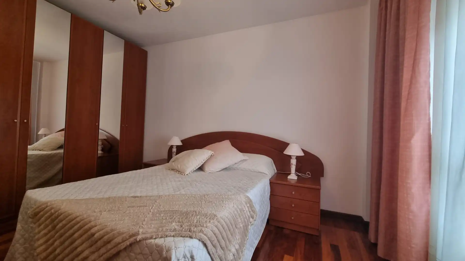 Habitación de Piso de alquiler en El Astillero   con Calefacción, Parquet y Terraza