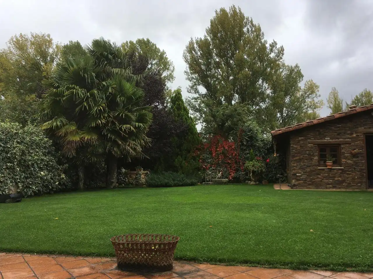 Jardí de Casa adosada en venda en San Andrés del Rabanedo amb Aire condicionat, Calefacció i Jardí privat