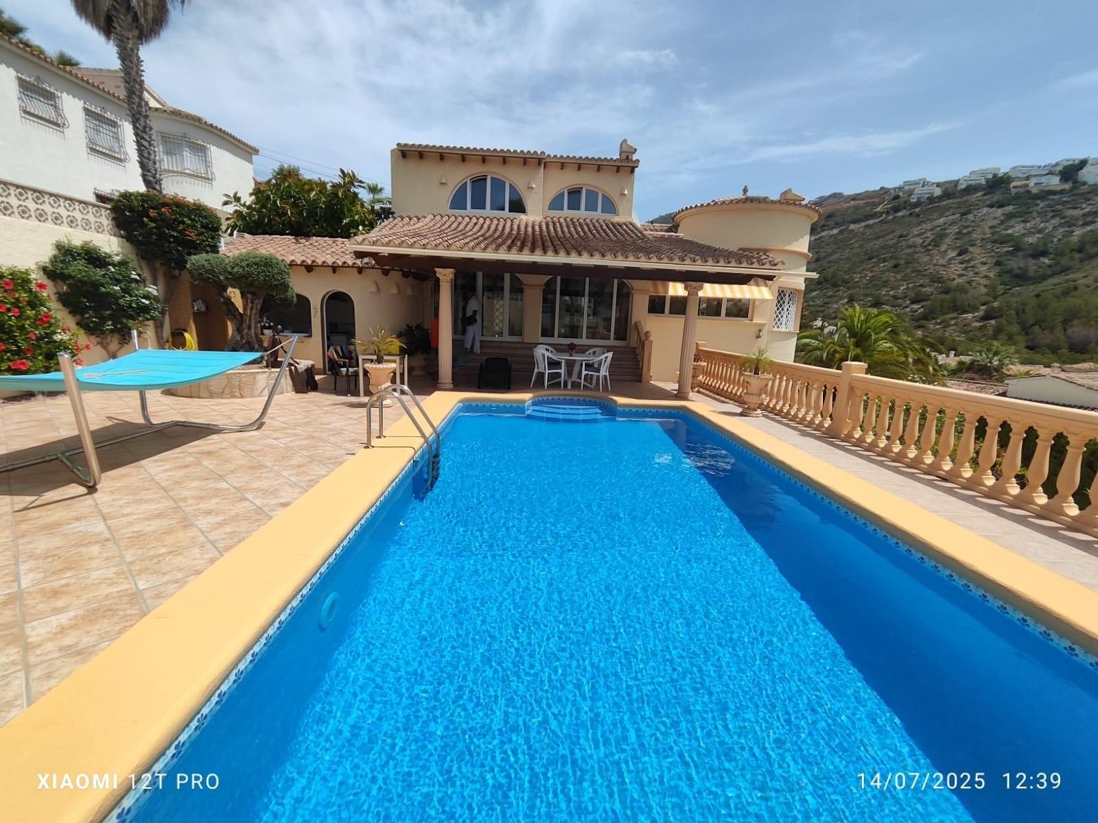 Exterior view of House or chalet for sale in Benitachell / El Poble Nou de Benitatxell  with Air Conditioner, Swimming Pool and Alarm