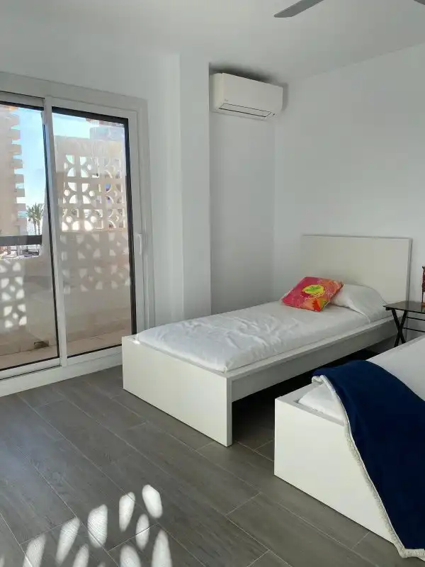 Habitación de Dúplex en venta en La Manga del Mar Menor con Aire acondicionado, Calefacción y Jardín privado