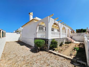 Bungalow avec piscine à vendre à CRETA