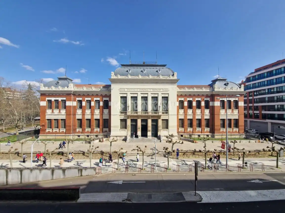 Vista exterior de Piso en venta en Palencia con Calefacción, Trastero y Balcón