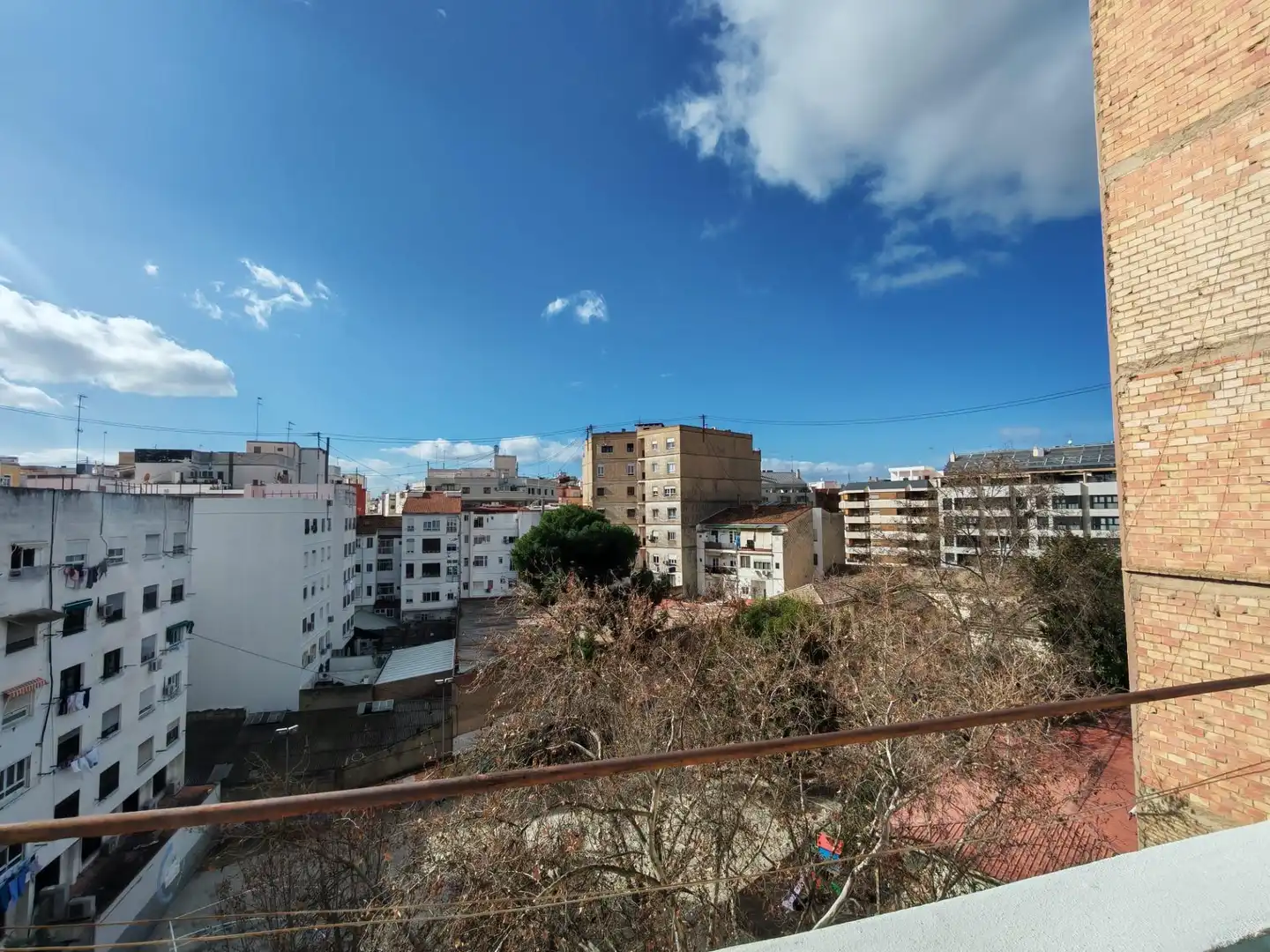 Vista exterior de Oficina de alquiler en Valencia con Aire acondicionado