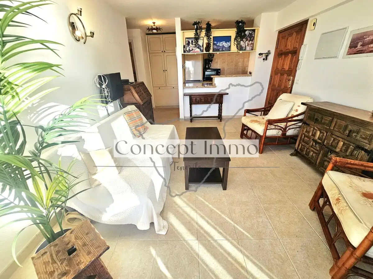 Sala de estar de Ático en venta en Arona con Terraza, Trastero y Balcón