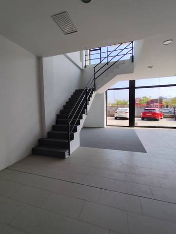 Local comercial en Alquiler en Avinguda Corts Catalanes en Roquetes - Can Magí