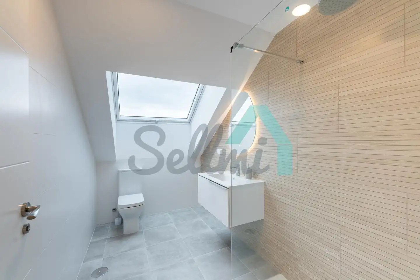 Attic for rent in Rendueles Llanos, Ceares