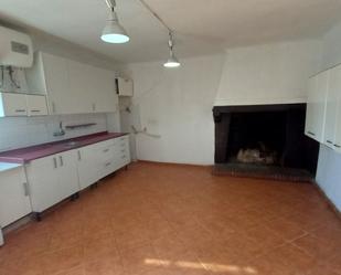 Kitchen of Planta baja to rent in Santa Margarida I Els Monjos  with Oven