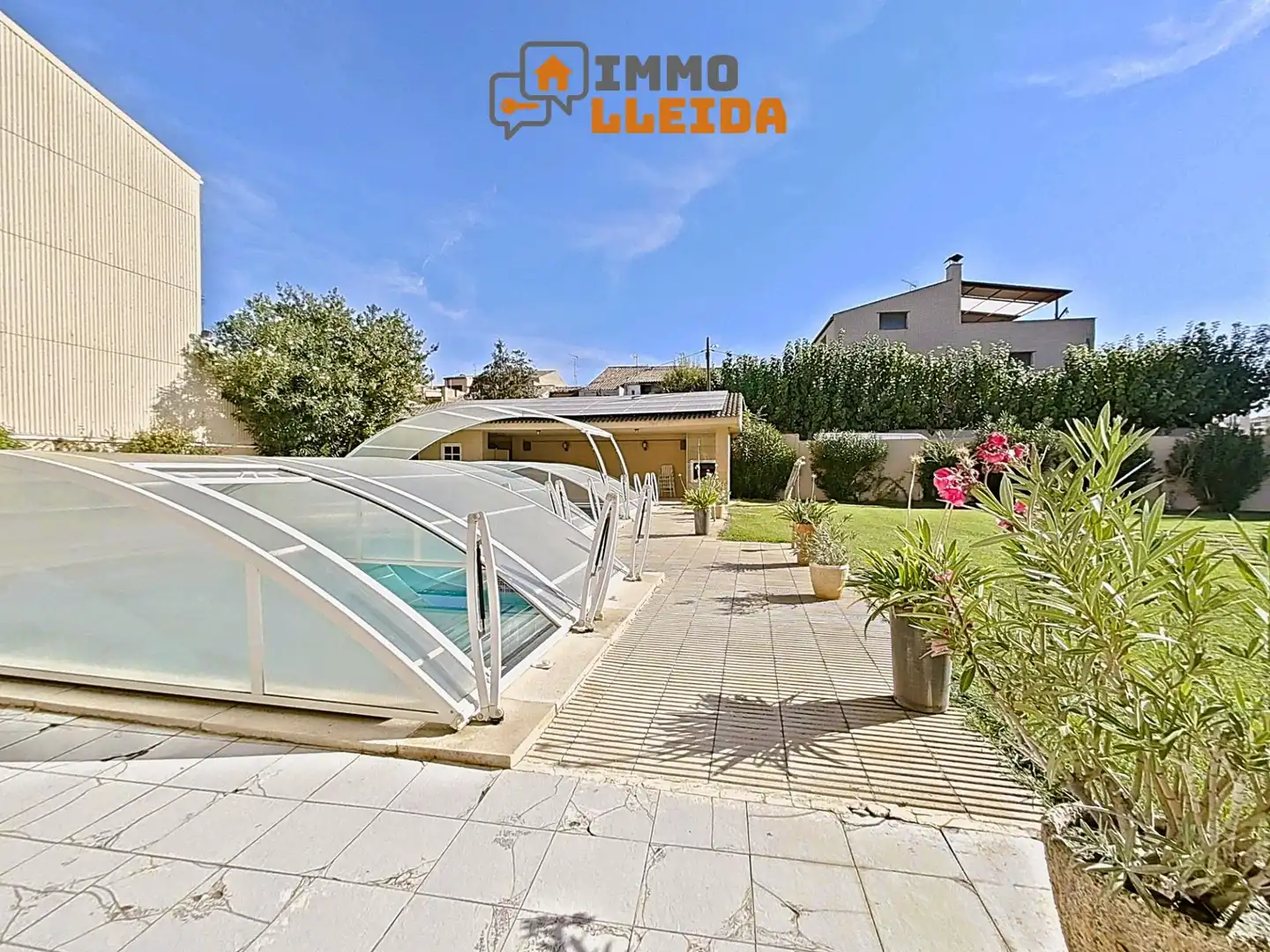 Chalet con piscina en venta en Calle RIU 23, imagen 3