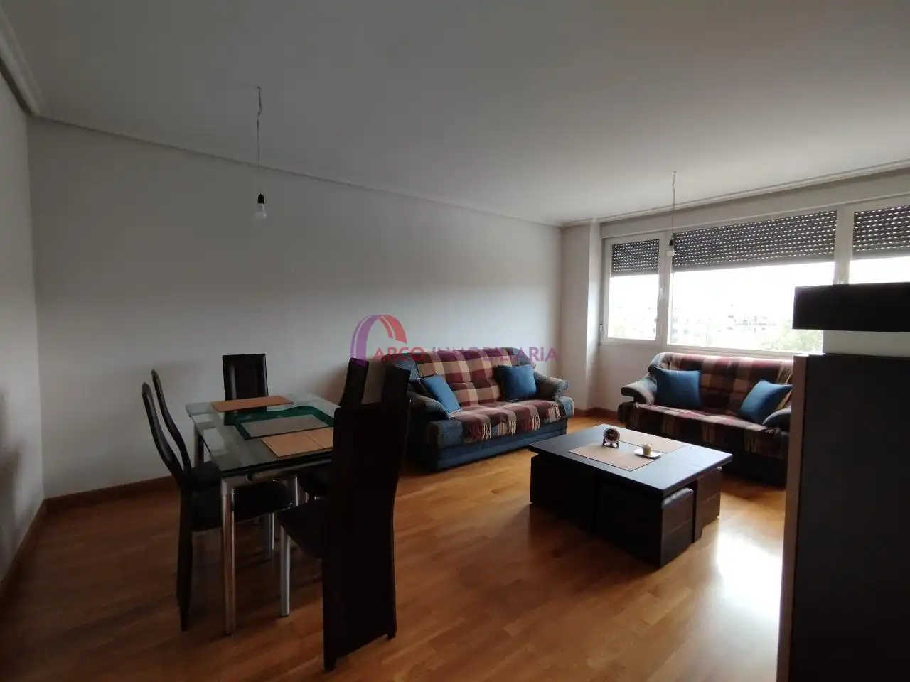 Sala d'estar de Pis en venda en Burgos amb Calefacció, Parquet i Traster