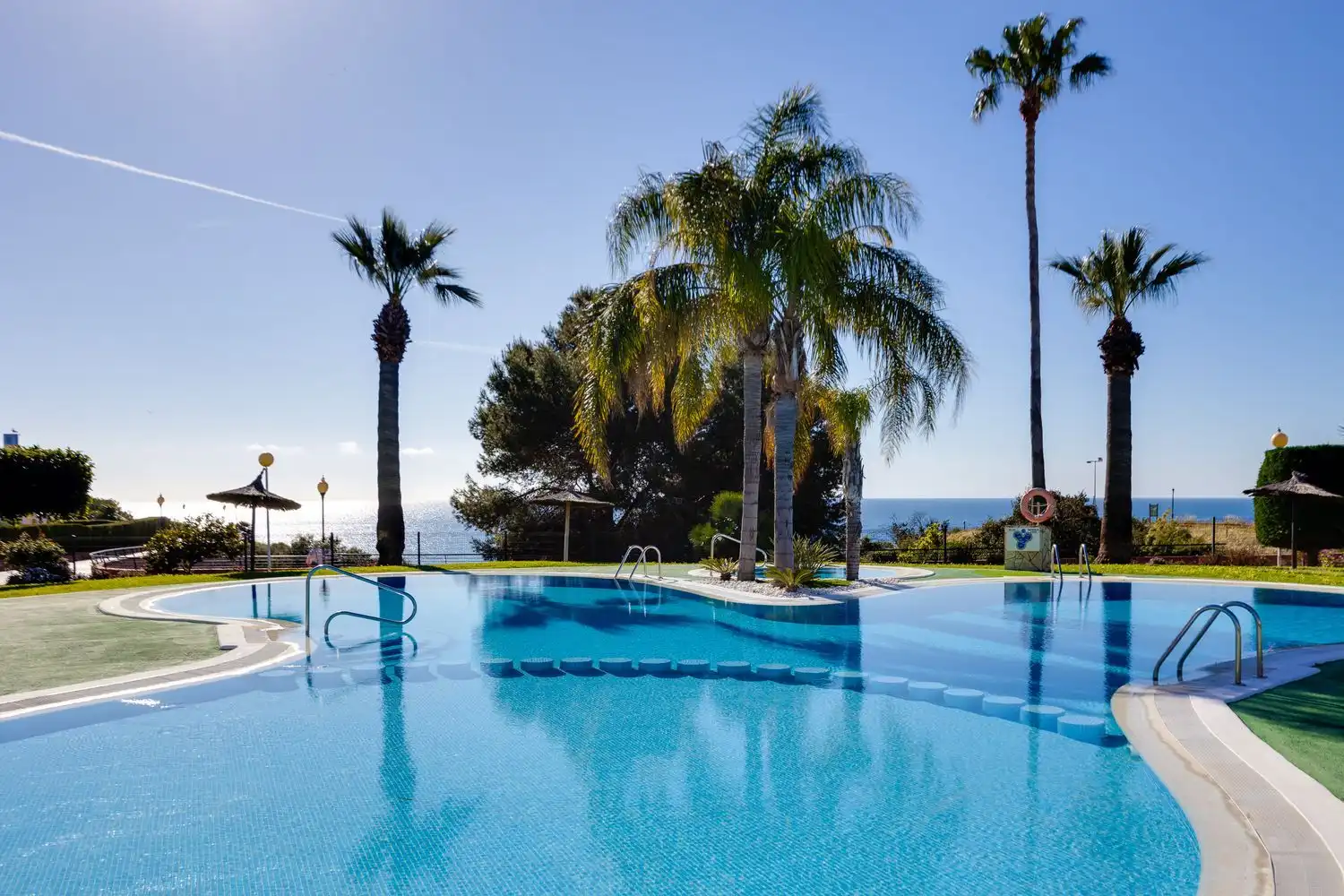 Piscina de Piso en venta en Orihuela con Aire acondicionado, Calefacción y Amueblado