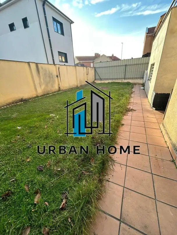 Casa o xalet en venda en Villaquilambre amb Calefacció, Jardí privat i Terrassa