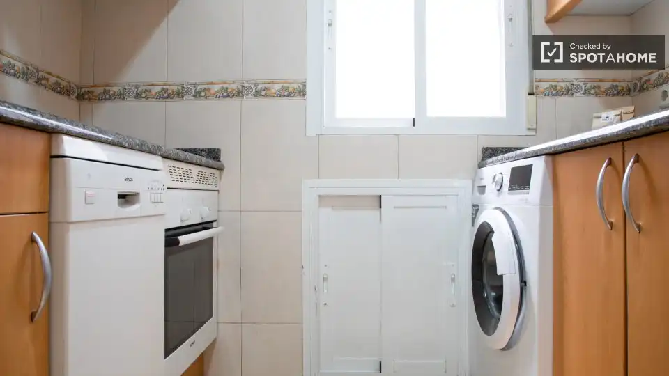 Kitchen of Flat for rent in Madrid  with Air Conditioner, Heating and Furnished