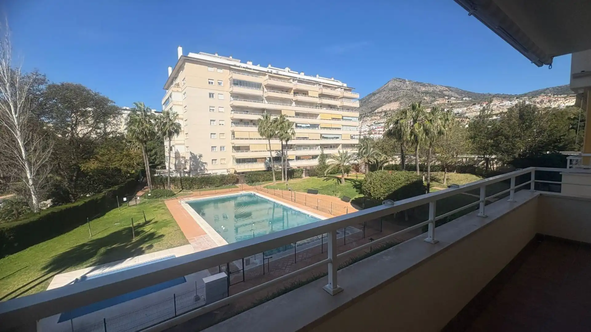 Vista exterior de Piso en venta en Benalmádena con Aire acondicionado, Calefacción y Terraza