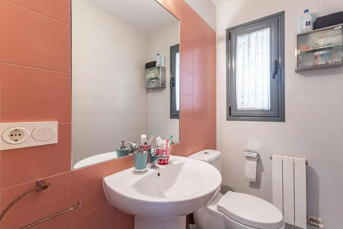 Detached homes for sale in Poniente