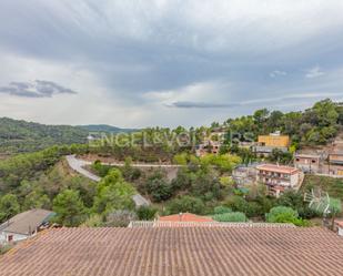 Vista exterior de Casa o xalet en venda en Sant Cugat del Vallès amb Terrassa, Piscina i Balcó