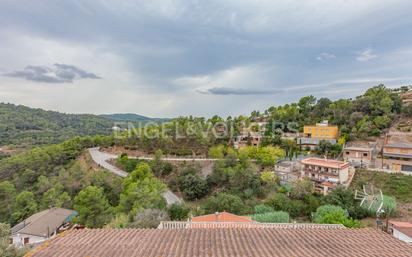 Exterior view of House or chalet for sale in Sant Cugat del Vallès  with Terrace, Swimming Pool and Balcony