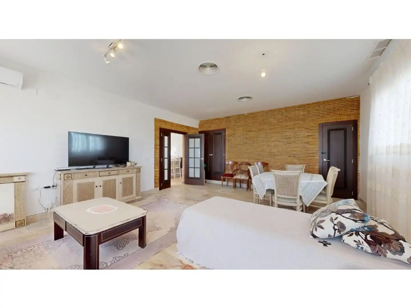 Sala de estar de Casa o chalet en venta en Chiva con Jardín privado, Terraza y Trastero