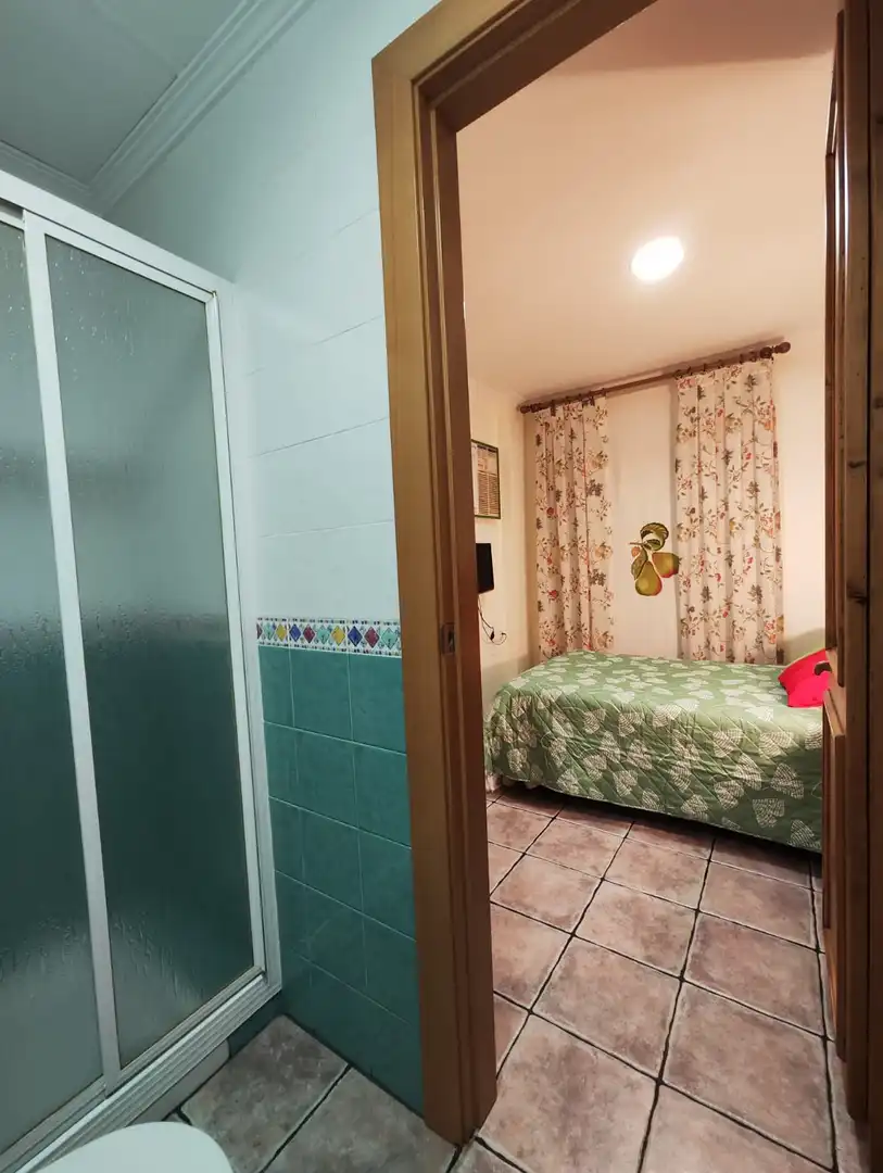 Habitación de Edificio en venta en Castillo de Locubín con Alarma