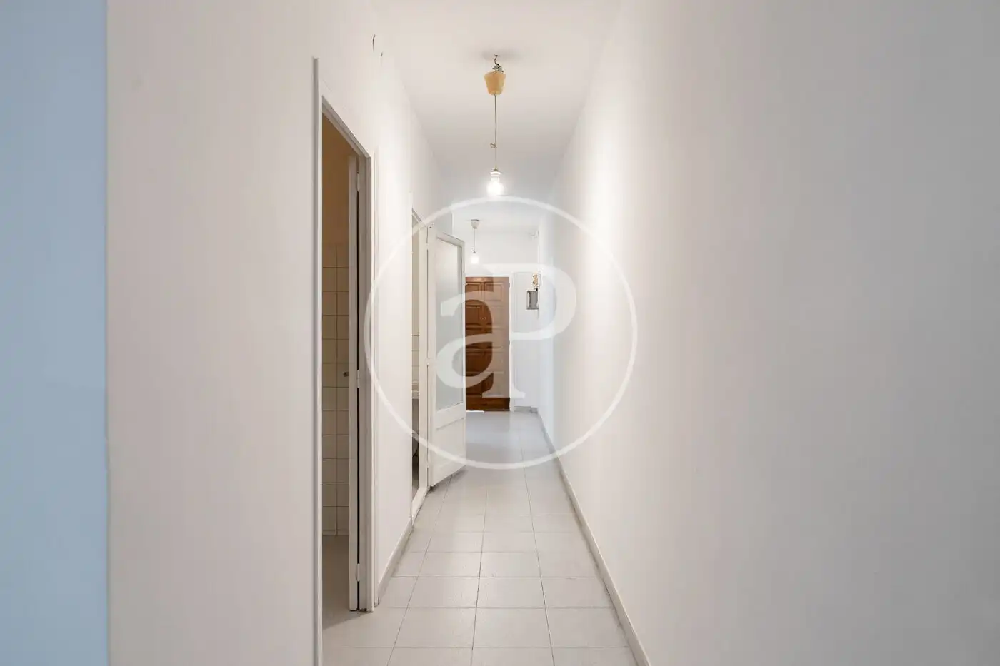 Piso en venta en Barcelona con Calefacción, Terraza y Balcón