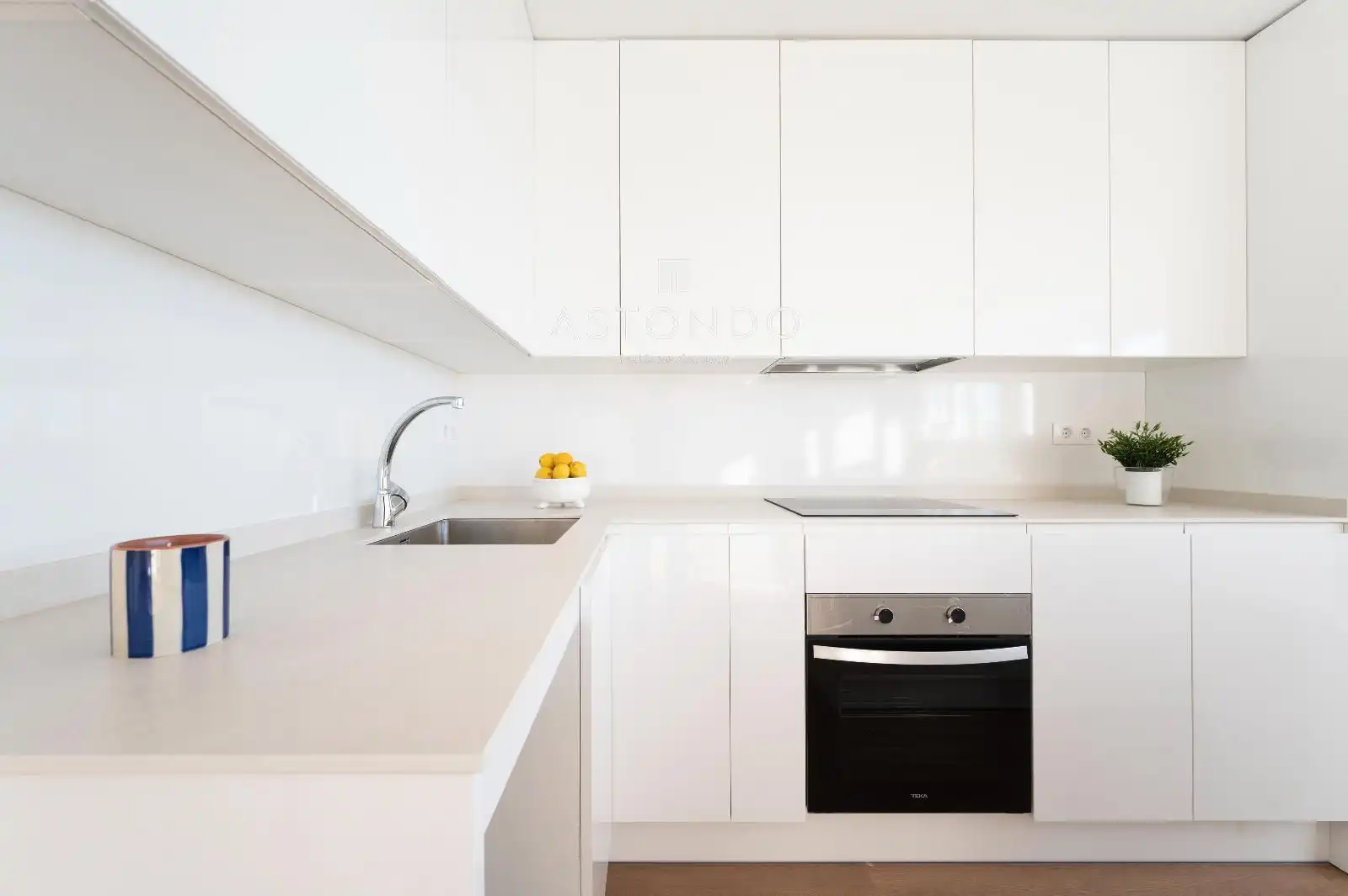 Cocina de Piso de alquiler en Madrid con Aire acondicionado, Calefacción y Piscina