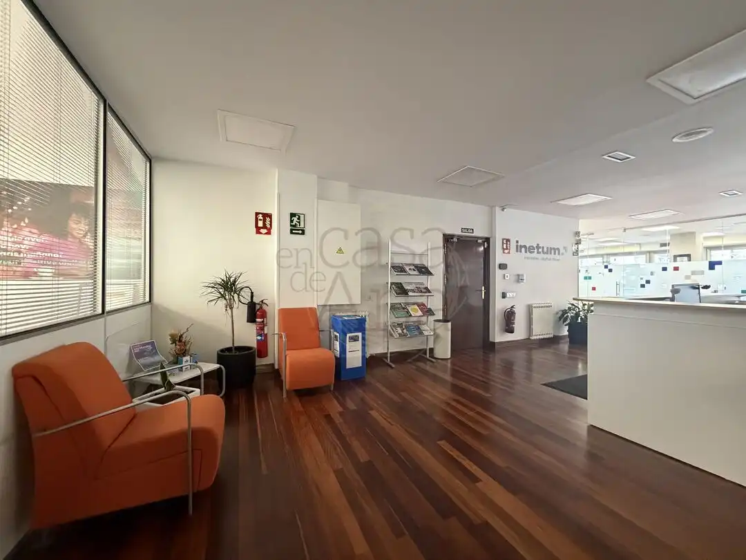 Office space with lift for sale in Licenciado Poza 55, imagen 3