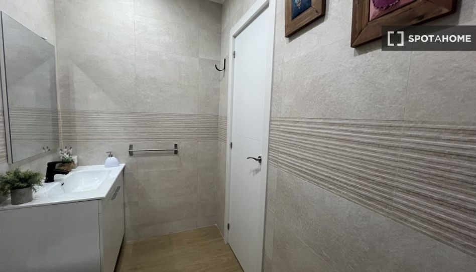 Piso de alquiler en La Fortuna - Imagen 3