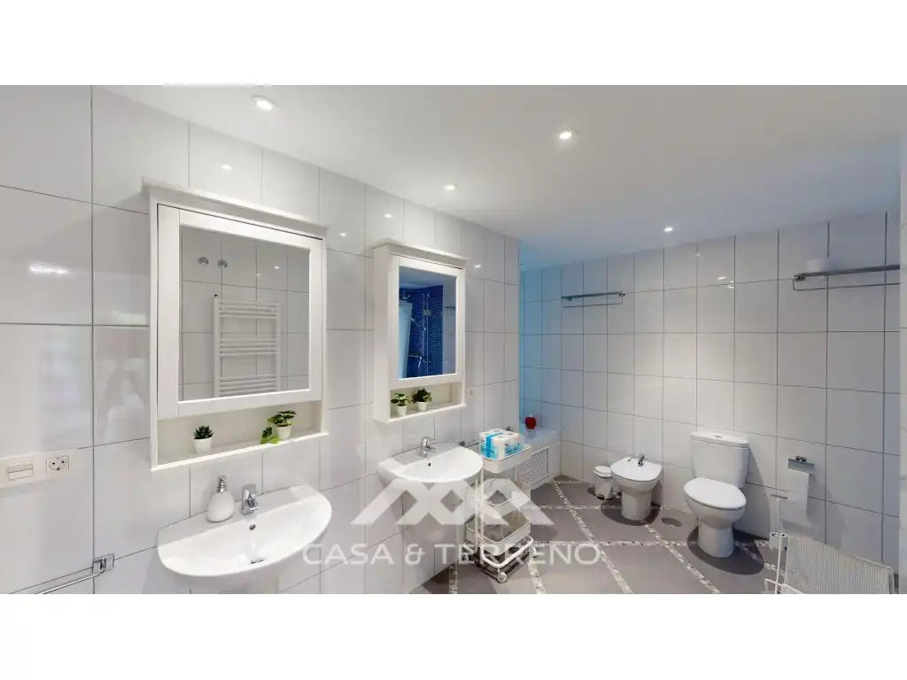 Bany de Casa o xalet en venda en Vélez-Málaga amb Aire condicionat, Jardí privat i Terrassa