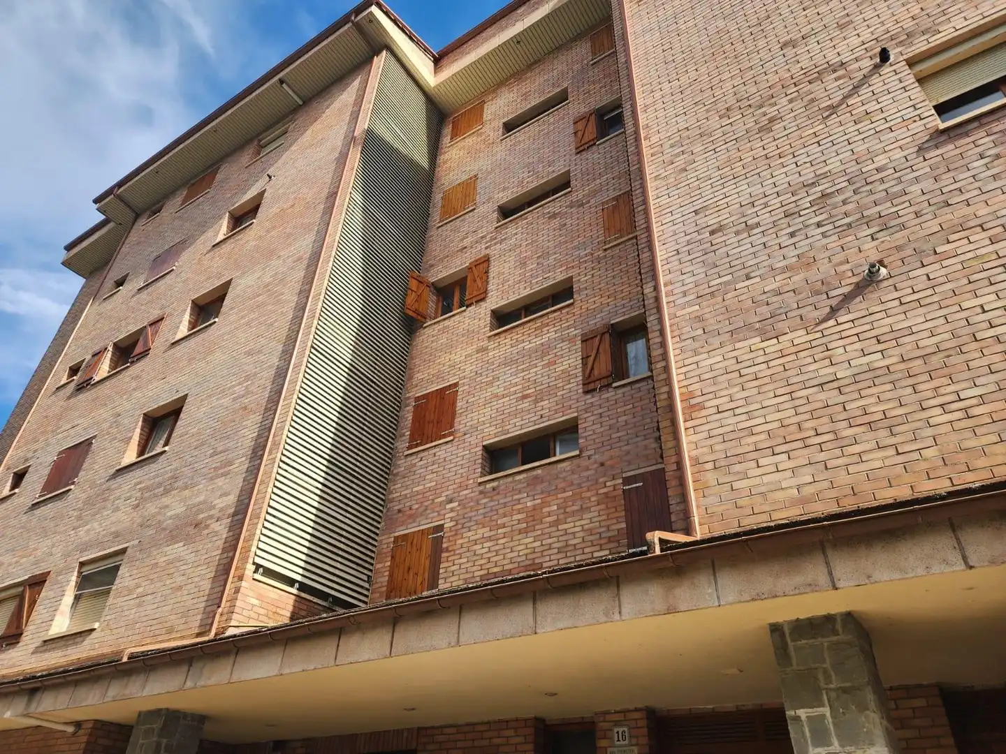 Vista exterior de Piso de alquiler en Jaca con Calefacción, Jardín privado y Parquet