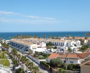 Vista exterior de Àtic de lloguer en Torremolinos amb Aire condicionat, Parquet i Terrassa