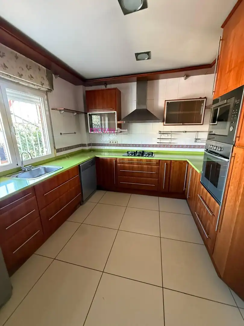 Cocina de Casa o chalet en venta en Torres de la Alameda con Aire acondicionado, Calefacción y Terraza