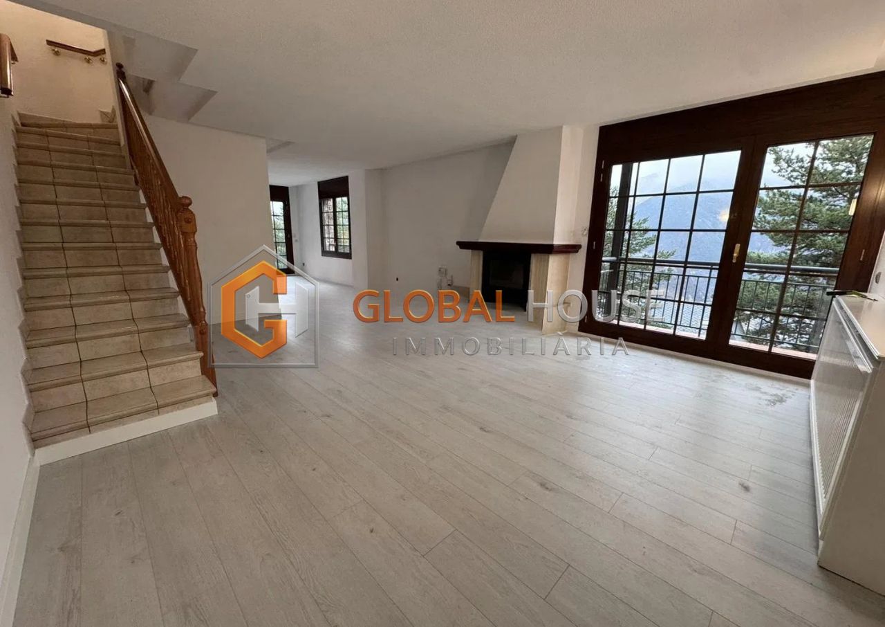 House or chalet to rent in Aixirivall