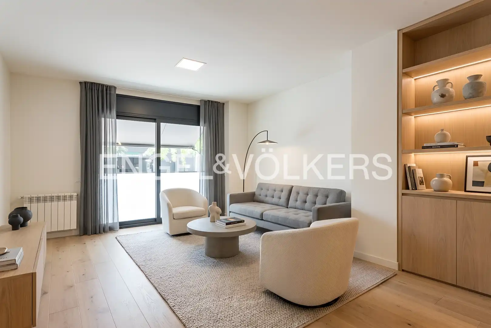 Sala de estar de Apartamento en venta en Sant Boi de Llobregat con Aire acondicionado, Calefacción y Parquet