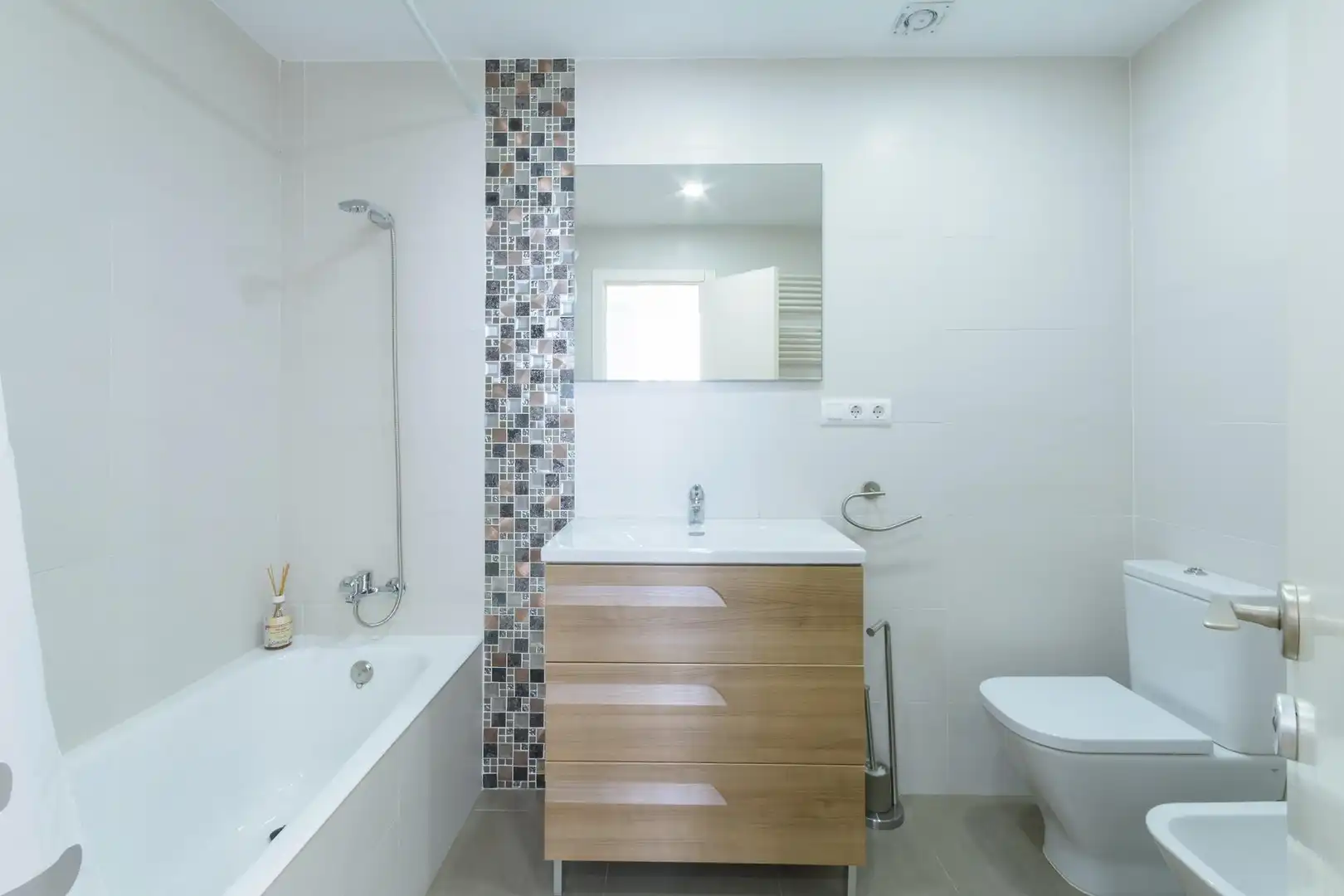 Badezimmer von Maisonette zum Verkauf in Gandia mit Klimaanlage, Heizung und Privatgarten