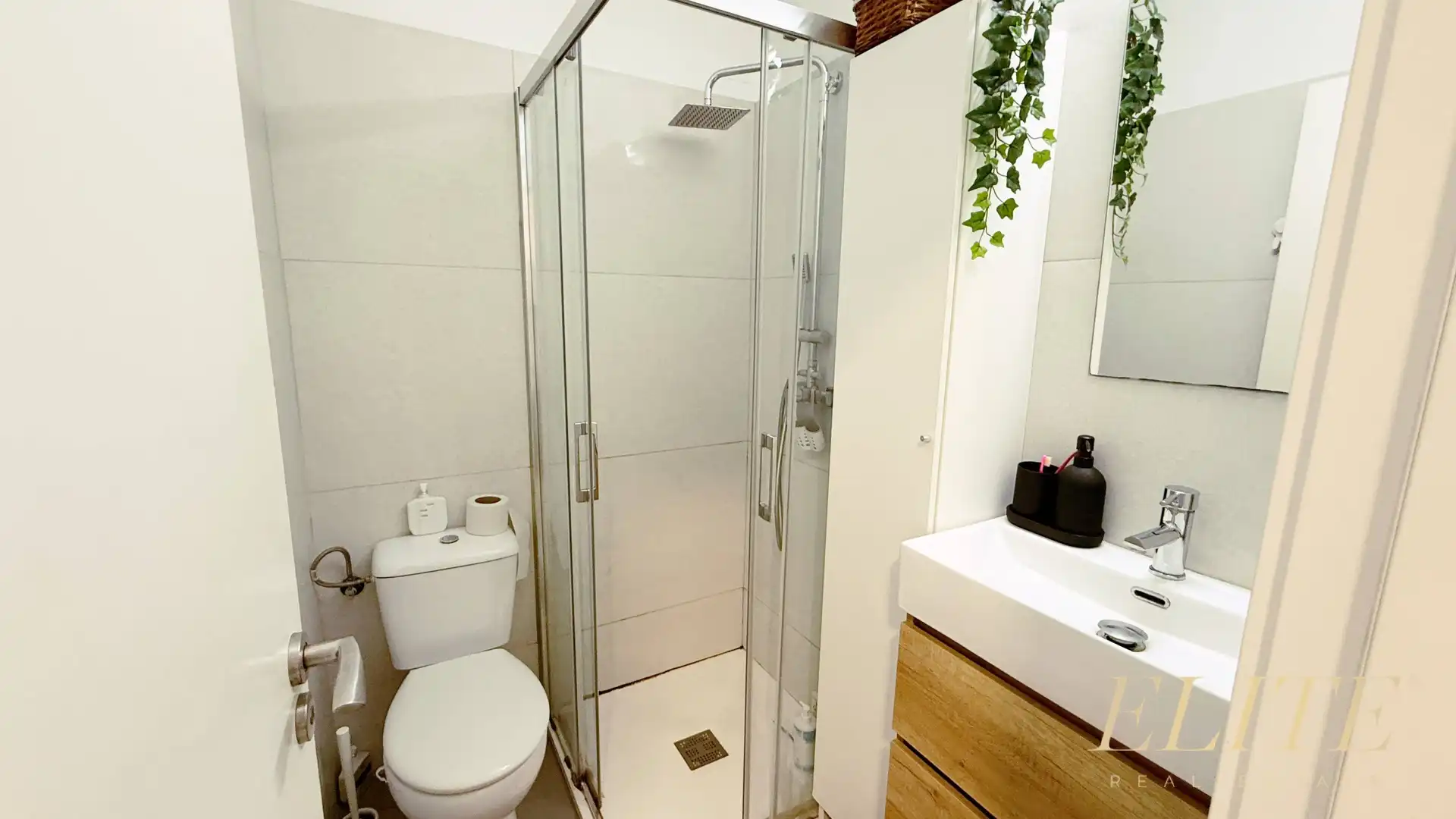 Baño de Piso en venta en San Bartolomé de Tirajana con Aire acondicionado, Calefacción y Amueblado
