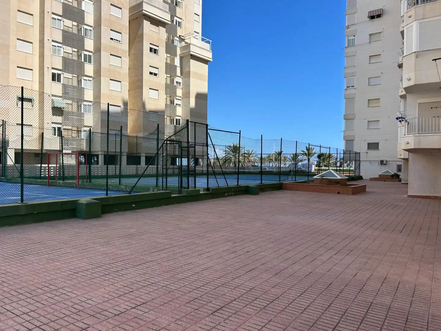 Apartamento con piscina en venta en Playa de Gandia, imagen 4