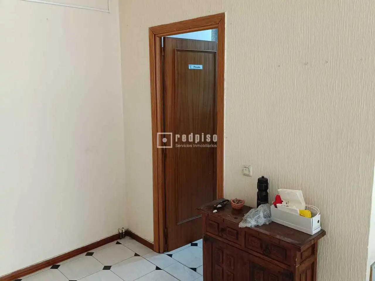Habitación de Local en venta en Alcobendas