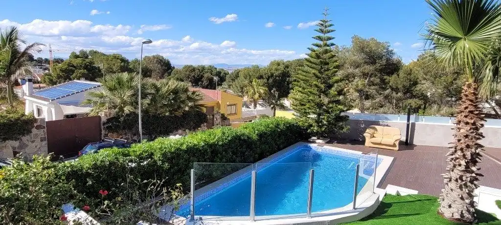 Chalet con piscina en venta en Los Balcones - Los Altos, imagen 6