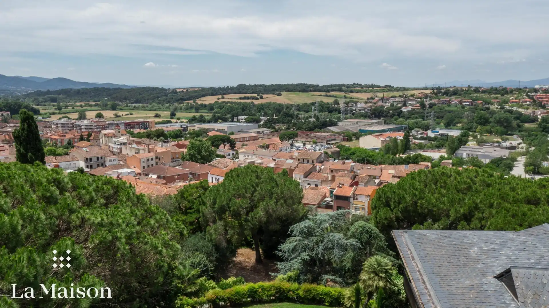 Vista exterior de Casa o xalet en venda en La Roca del Vallès amb Calefacció, Jardí privat i Traster