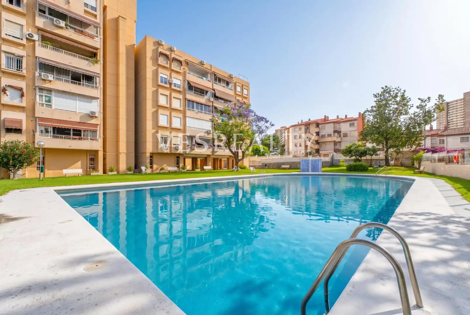 Piscina de Piso en venta en Alicante / Alacant con Aire acondicionado y Piscina comunitaria