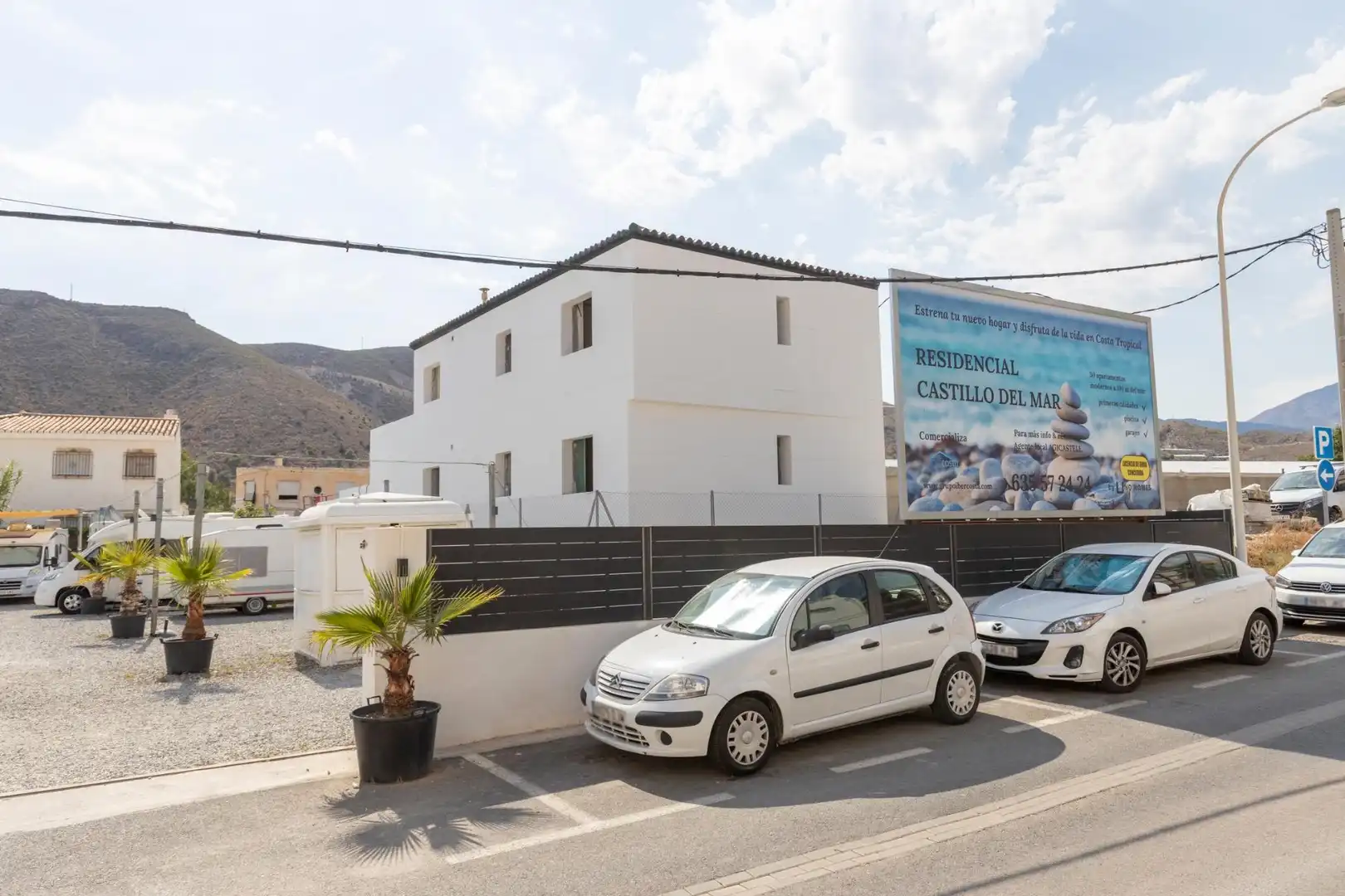 Vista exterior de Pis en venda en Gualchos amb Aire condicionat, Calefacció i Jardí privat